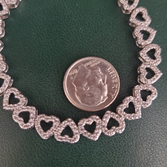 Crystal Hearts Tennis Bracelet Silver Tone Safety Chain Unsigned 6 to 8 Inches - Picture 6 of 8